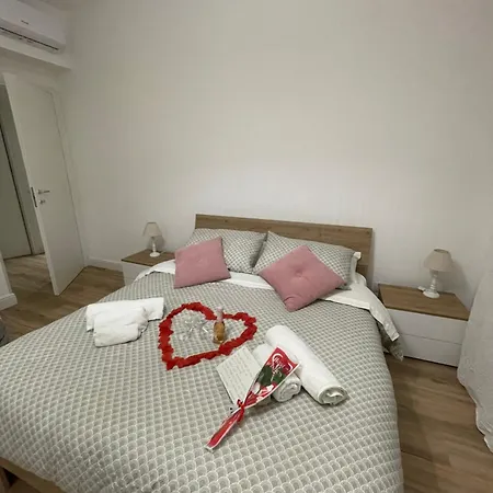 דירה La Casa Di Ary צ'יסטרנה די לטינה