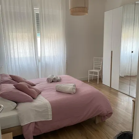 La Casa Di Ary דירה צ'יסטרנה די לטינה